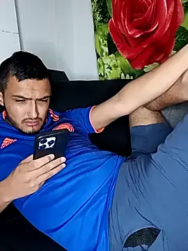 Stripchat Live Sex Cam of mosmar_20