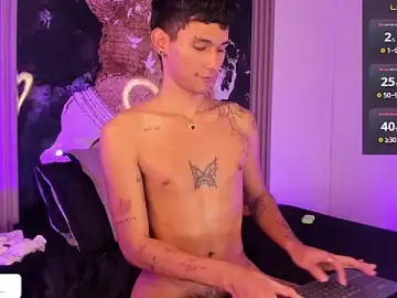 Stripchat Live Sex Cam of Alexx_tc