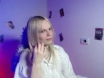 Stripchat Sex Cam of Emily_Nyaffee