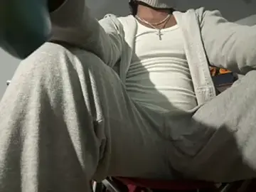 Stripchat Sex Cam of MIGHTYDEMONXXX