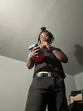 Stripchat Adult Webcam of MIGHTYDEMONXXX