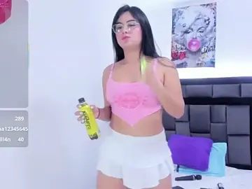 Stripchat Sex Cam of candy_fox2