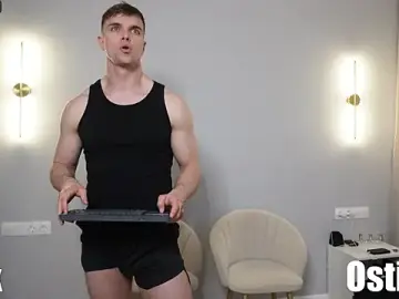 Stripchat Live Sex of Nik_Sharp