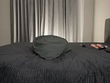 Stripchat Live Sex Cam of Nik_Sharp