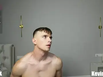 Stripchat Live Sex Cam of Nik_Sharp
