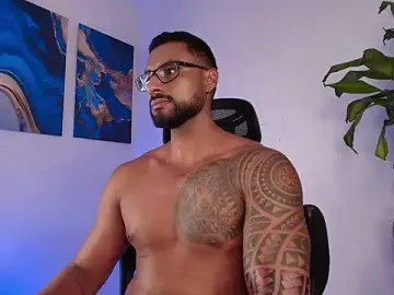 Stripchat Adult Webcams of LiamGarcia1