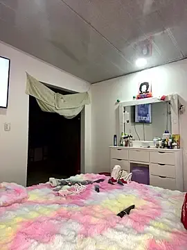 Stripchat Free Porn Cam of Marianahb-e