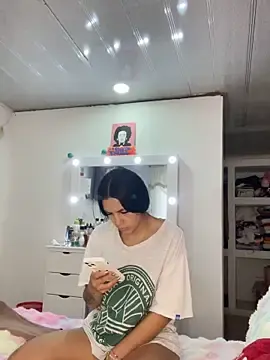 Stripchat Sex Cam of Marianahb-e