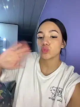 Stripchat Sex Cam of Marianahb-e