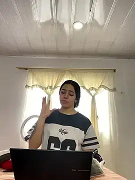 Stripchat Live Porn of Marianahb-e