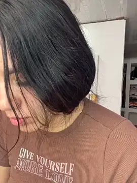 Stripchat Live Sex Cam of Marianahb-e