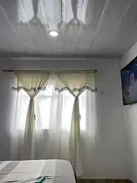 Stripchat Live Porn of Marianahb-e