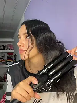 Stripchat Free Porn Cam of Marianahb-e