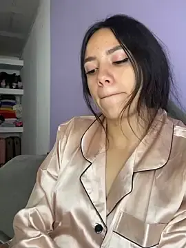 Stripchat Free Porn Cam of Marianahb-e
