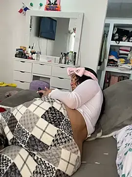 Stripchat Live Porn of Marianahb-e