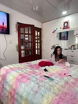 Stripchat Sex Cam of Marianahb-e