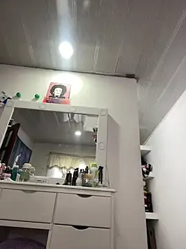 Stripchat Live Sex Cam of Marianahb-e