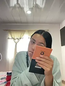 Stripchat Live Sex Cam of Marianahb-e
