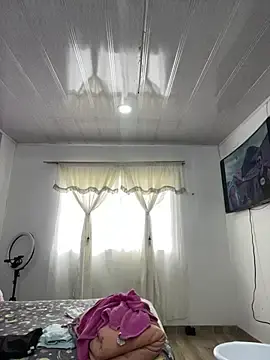Stripchat Adult Webcam of Marianahb-e
