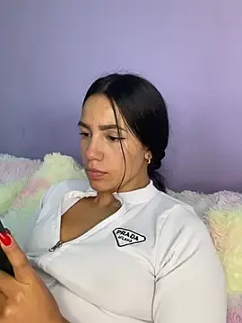 Stripchat Sex Cam of Marianahb-e