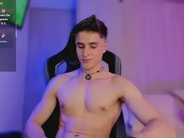 Stripchat Free Porn Cam of thomklein