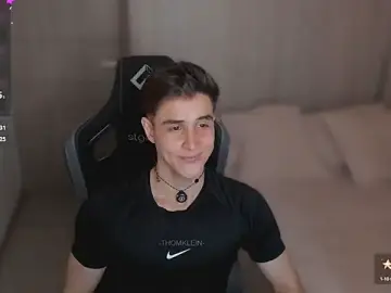 Stripchat Sex Cam of thomklein