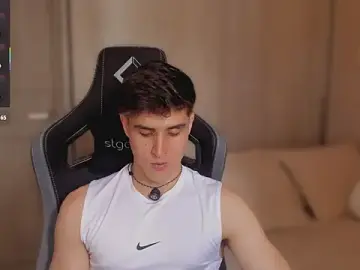 Stripchat Sex Cam of thomklein