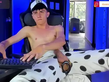 Stripchat Free Live Porn of Demian_cute18