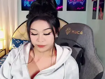 Stripchat Free Porn Cam of SexxyTsLoverr