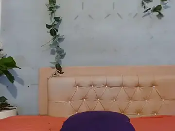 Stripchat Free Porn Cam of Kylie_Jennerr