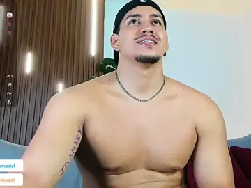 Stripchat Sex Cam of lucasanto_