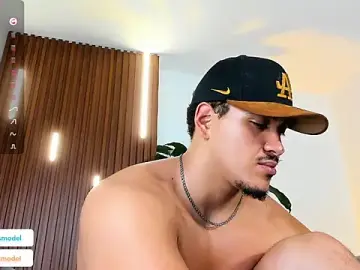 Stripchat Live Sex of lucasanto_