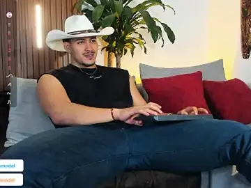 Stripchat Best Webcam of lucasanto_