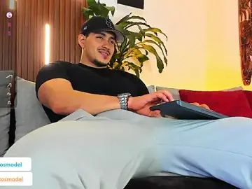 Stripchat Adult Webcam of lucasanto_