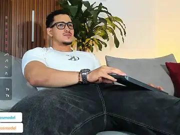 Stripchat Sex Cam of lucasanto_