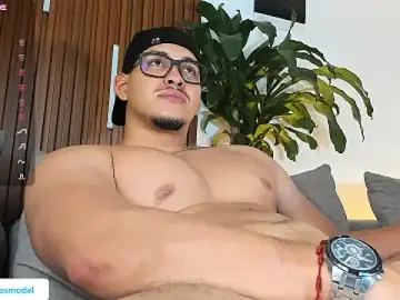 Stripchat Live Sex Cam of lucasanto_