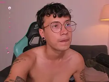 Stripchat Sex Cam of LeaneSeb