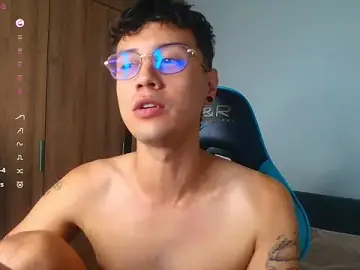 Stripchat Live Sex Cam of LeaneSeb
