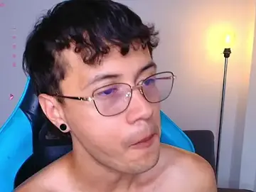 Stripchat Live Sex Cam of LeaneSeb