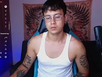 Stripchat Best live sex cam show of LeaneSeb