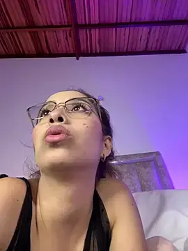 Stripchat Watch Live Sex Cams of little-Emma
