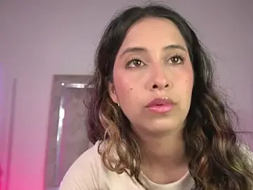 Stripchat Watch Live Sex Cams of little-Emma