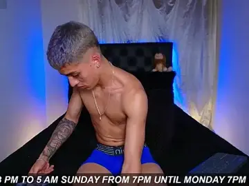 Stripchat Adult Webcam of James1Leee