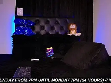 Stripchat Sex Cam of James1lee_