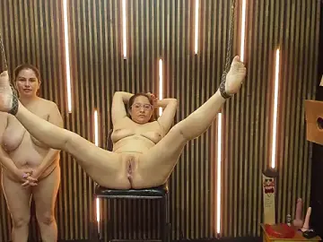 Stripchat Live Sex of VantablackBDSMShow_