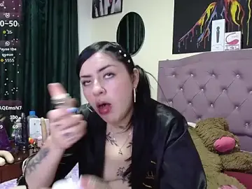 Stripchat Live Sex Cam of Emmie_Hot