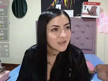 Stripchat Sex Chat of Emmie_Hot