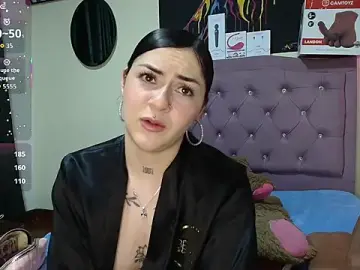 Stripchat Sex Cam of Emmie_Hot