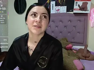 Stripchat Live Sex Cam of Emmie_Hot