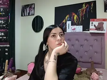 Stripchat Adult Webcam of Emmie_Hot